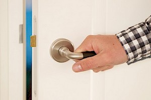 Abertura de portas - Substituição reparação fechaduras Cova da Piedade